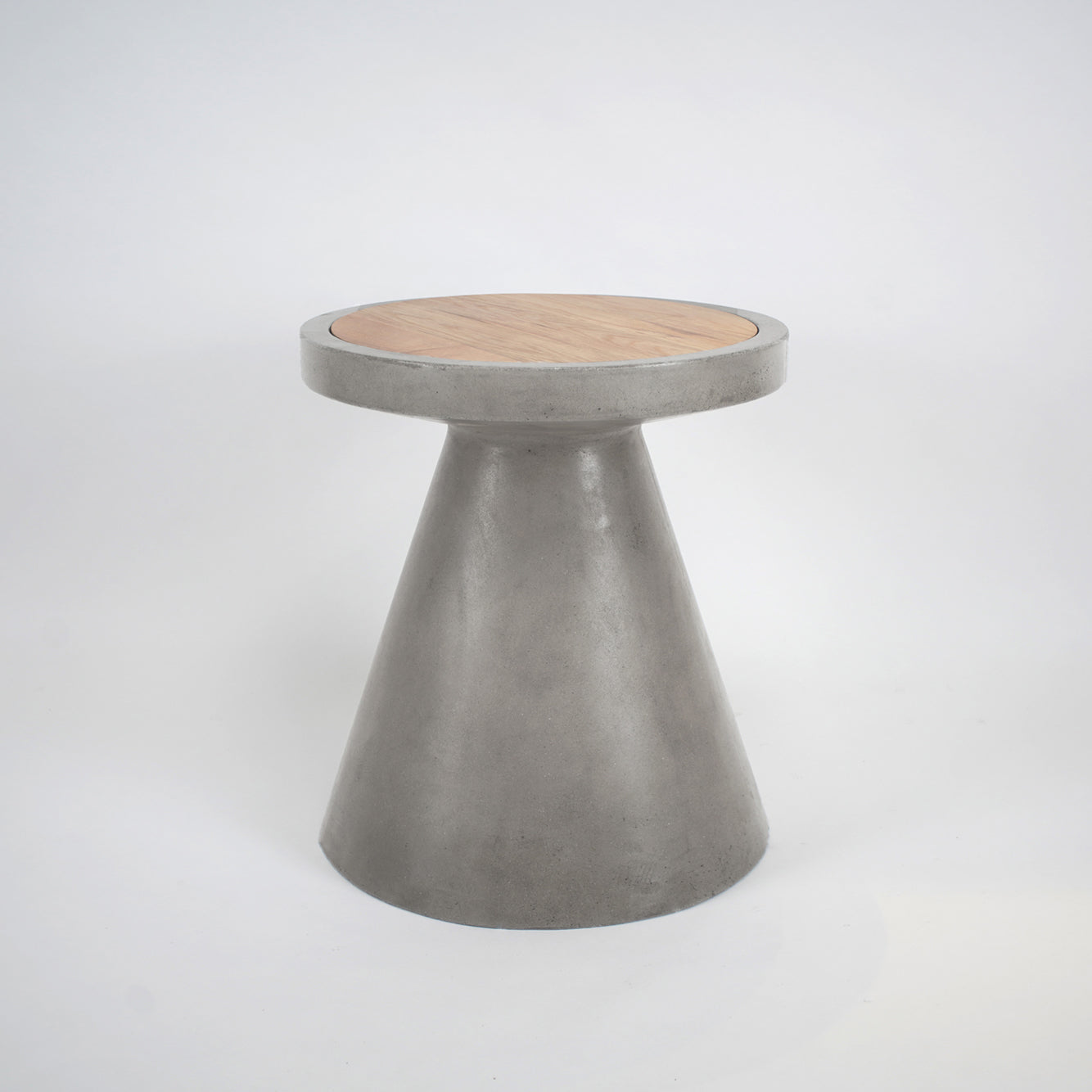 TREKK SIDE TABLE Concrete & Oak seat / Side Table | Indoor and Outdoor | Natural Grey 50x50x56 cm