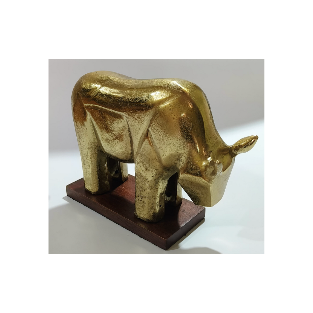 Aluminium toro,Wooden base Table Décor